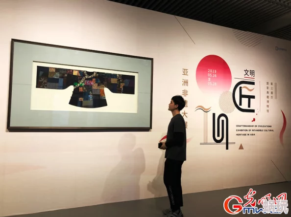 亚洲国产精品大秀在线播放：最新动态与观众反响分析，展现多元文化与艺术表现的精彩瞬间