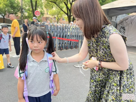 小学校花用微笑传递温暖与希望让每一个梦想都能绽放光彩