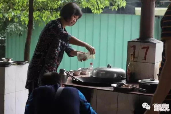 美女骚BB勾搭老头野战反映了老年人情感需求和社会关爱缺失呼吁更多关注老年人身心健康